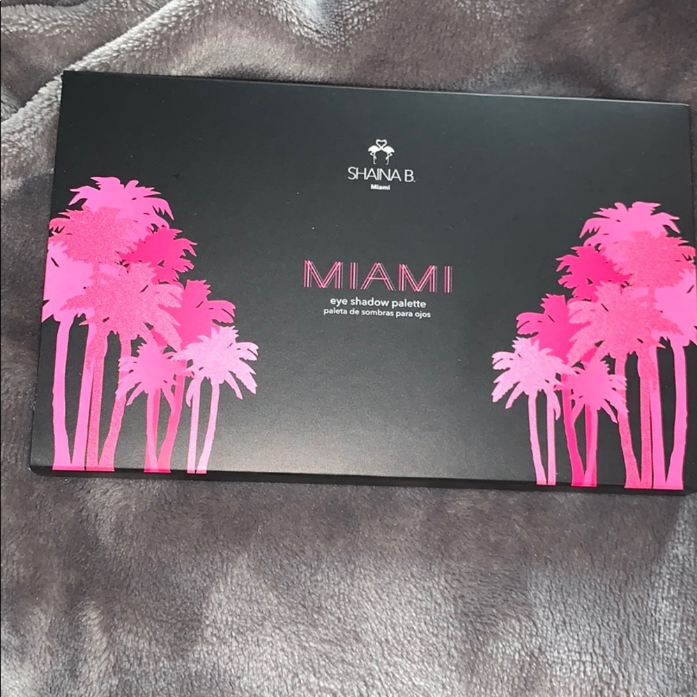 Shaina B Miami pallet